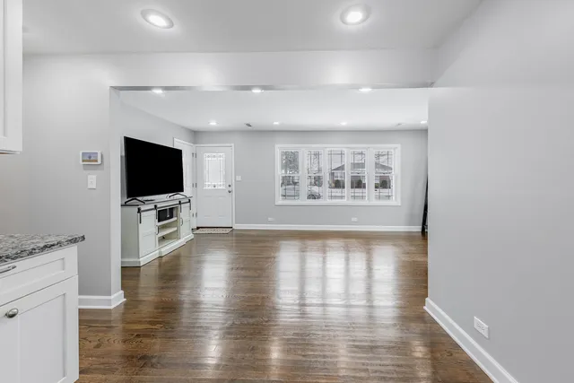 $235,000 | 8036 Newland Avenue, Burbank, IL 60459