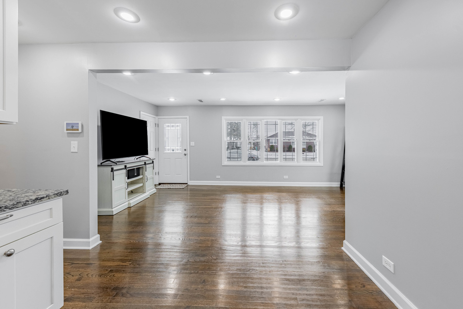 8036 Newland Avenue Burbank, IL 60459 - Photo 9 of 16