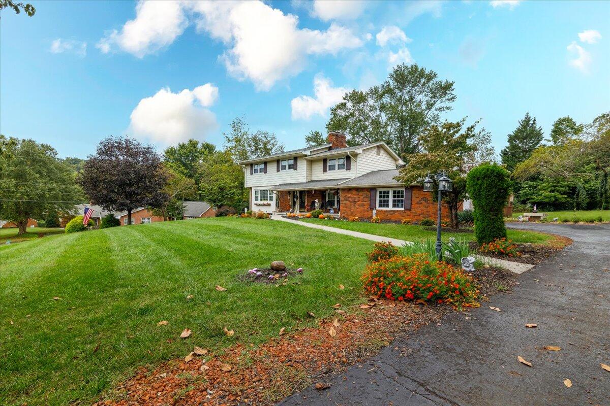 5673 Club Lane Roanoke, VA 24018 - Photo 53 of 57 50-048-5673 Club Ln Raonoke Va-272-HDR-E