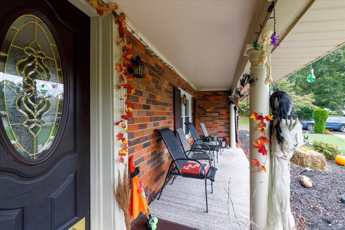 5673 Club Lane Roanoke, VA 24018 - Photo 6 of 57 03-003-5673 Club Ln Raonoke Va-232-HDR