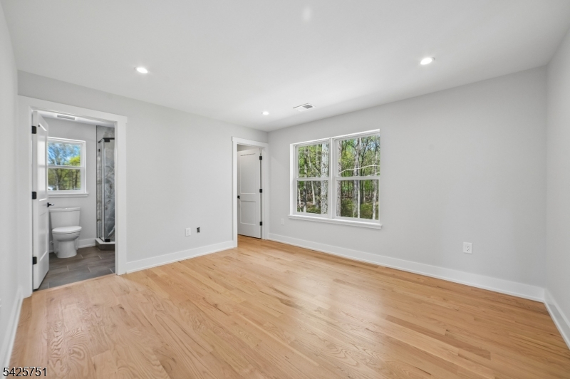 136 Irwin Street Springfield, NJ 07081 - Photo 25 of 35