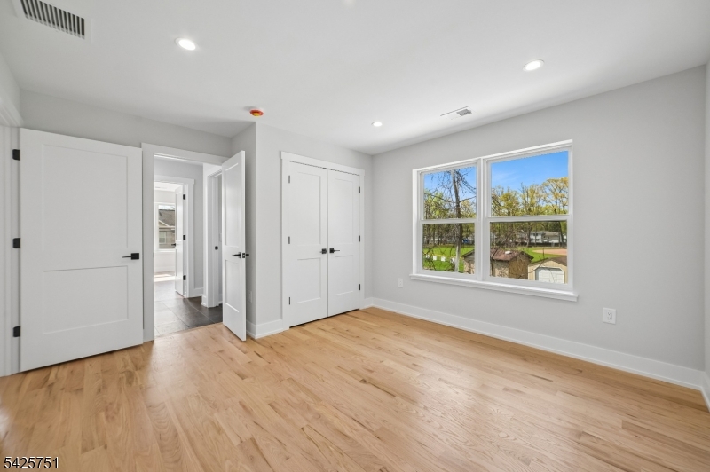 136 Irwin Street Springfield, NJ 07081 - Photo 28 of 35