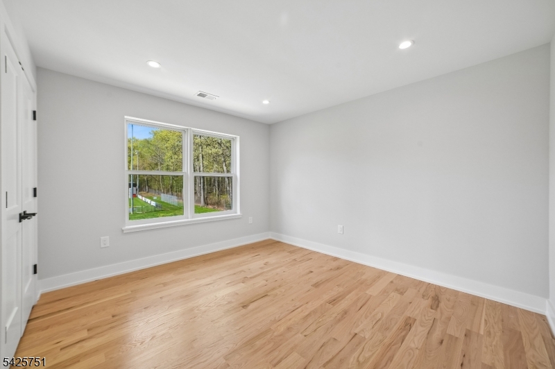 136 Irwin Street Springfield, NJ 07081 - Photo 29 of 35