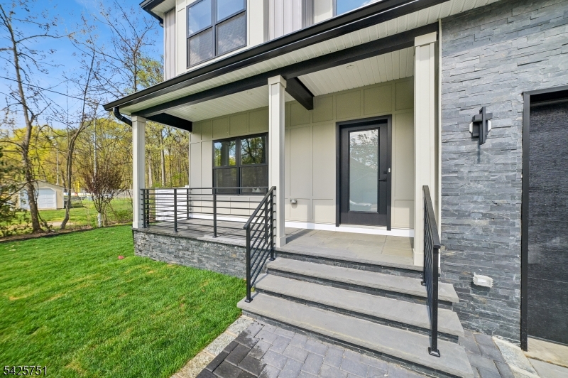 136 Irwin Street Springfield, NJ 07081 - Photo 3 of 35