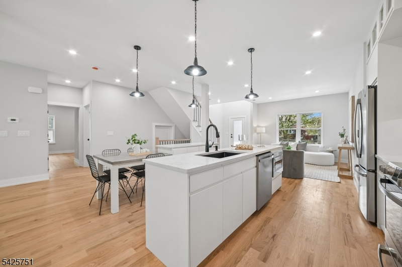 136 Irwin Street Springfield, NJ 07081 - Photo 7 of 35