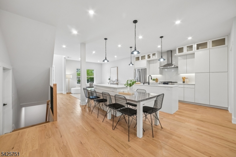 136 Irwin Street Springfield, NJ 07081 - Photo 9 of 35