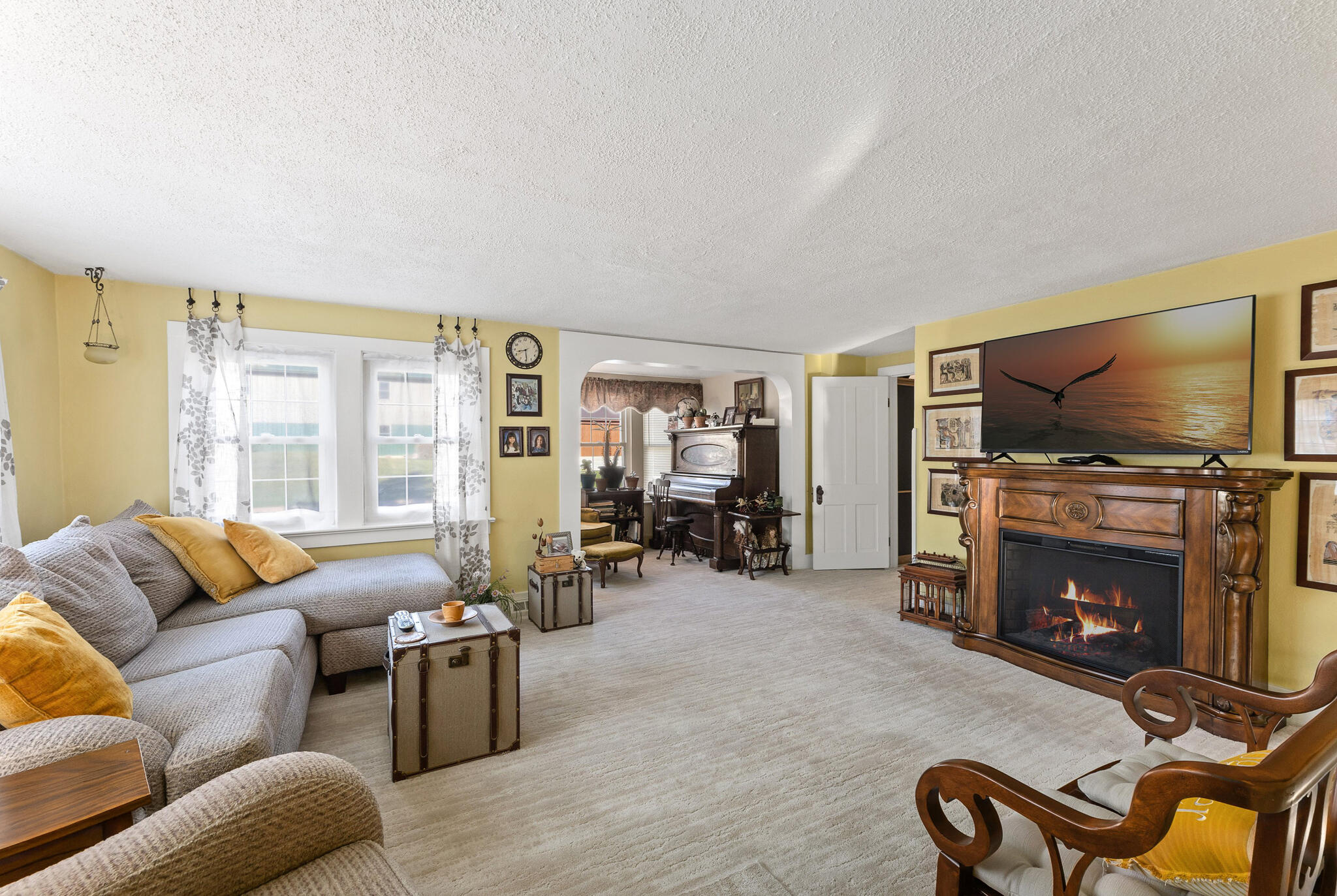 46652 River Street Dresbach, MN 55947 - Photo 12 of 32 12 LIVING ROOM