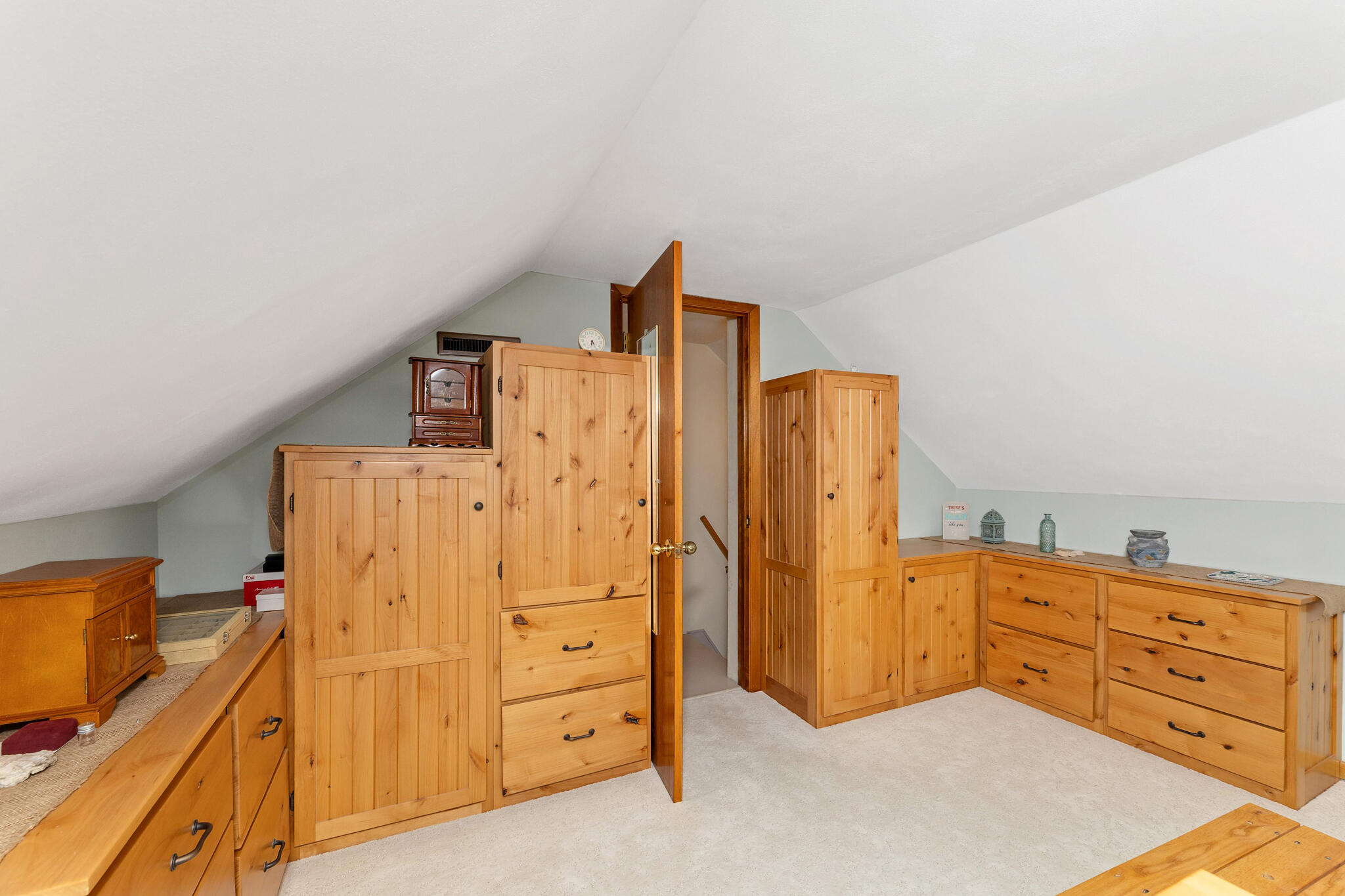 46652 River Street Dresbach, MN 55947 - Photo 19 of 32 19 PRIMARY BEDROOM