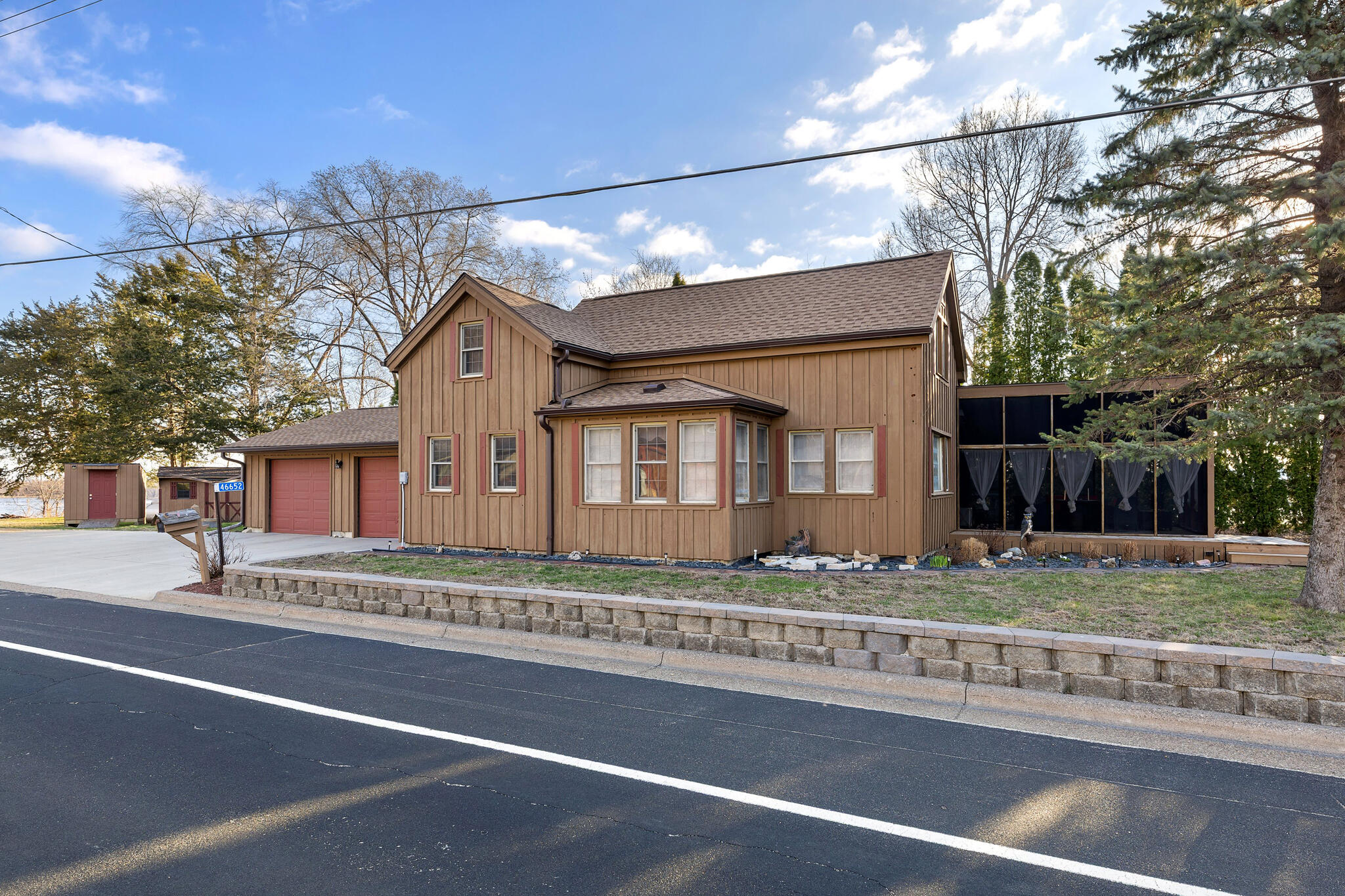 46652 River Street Dresbach, MN 55947 - Photo 2 of 32 2 FRONT