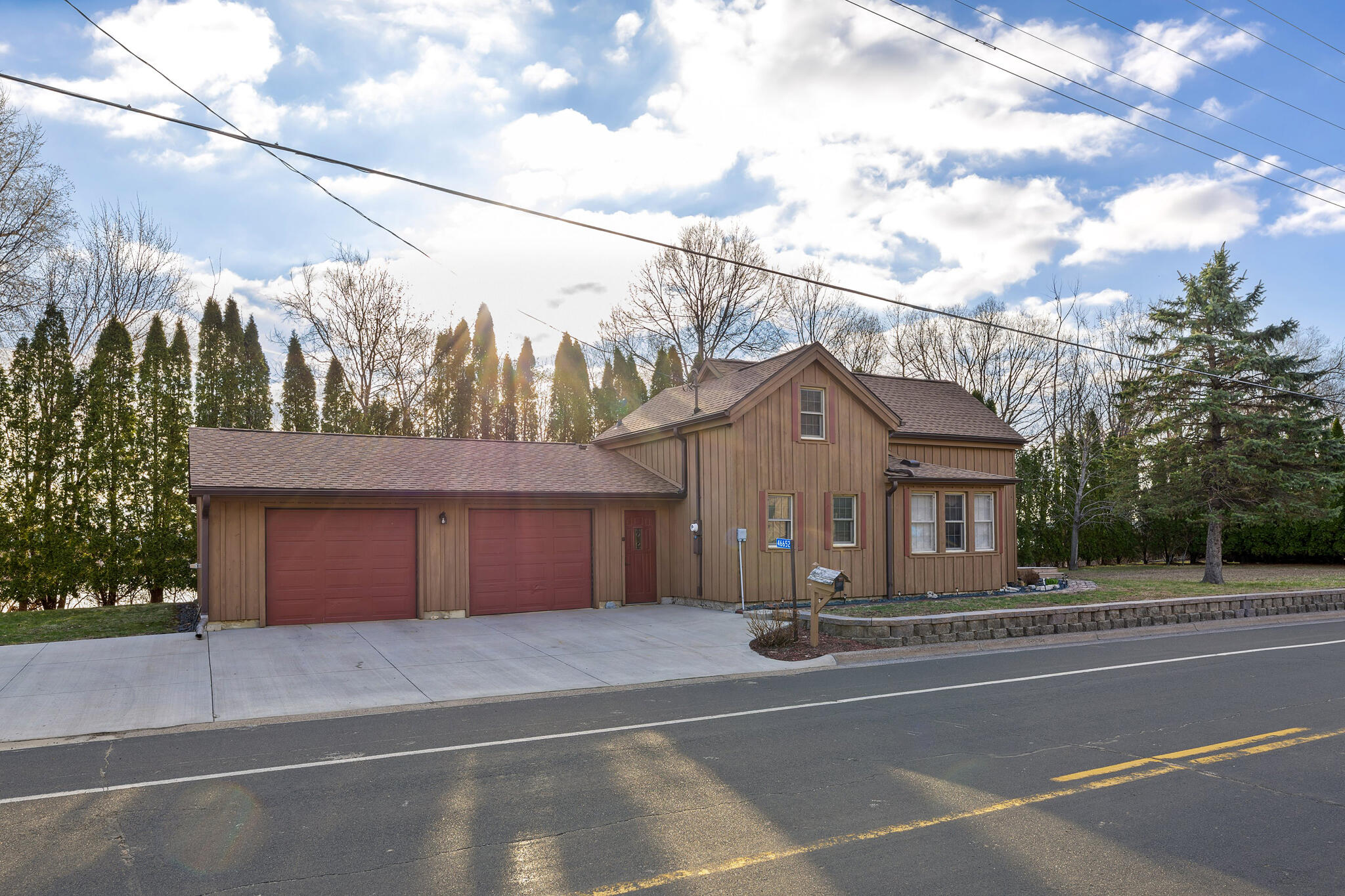 46652 River Street Dresbach, MN 55947 - Photo 3 of 32 3 FRONT