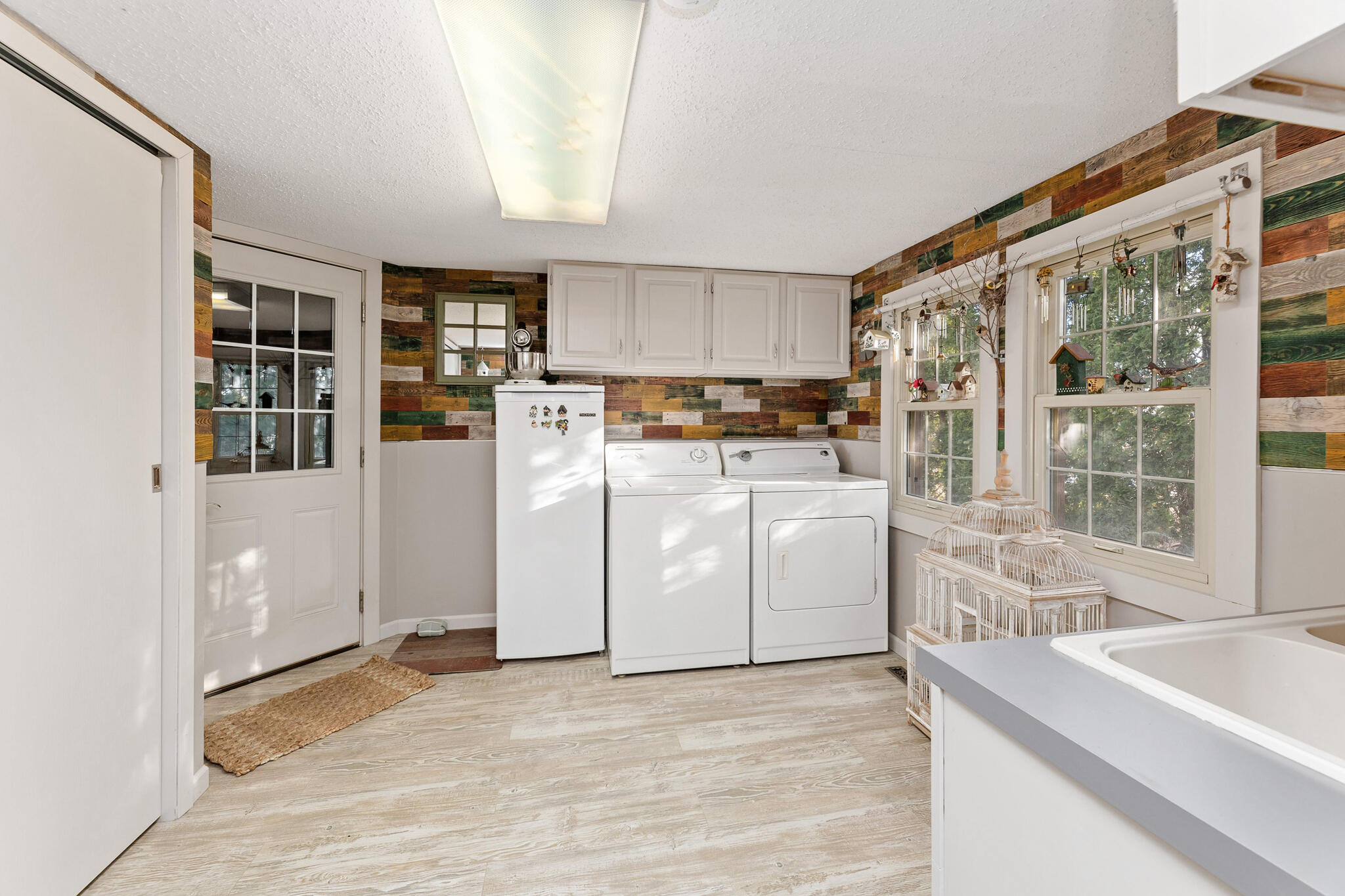 46652 River Street Dresbach, MN 55947 - Photo 4 of 32 4 GARAGE ENTRY- LAUNDRY