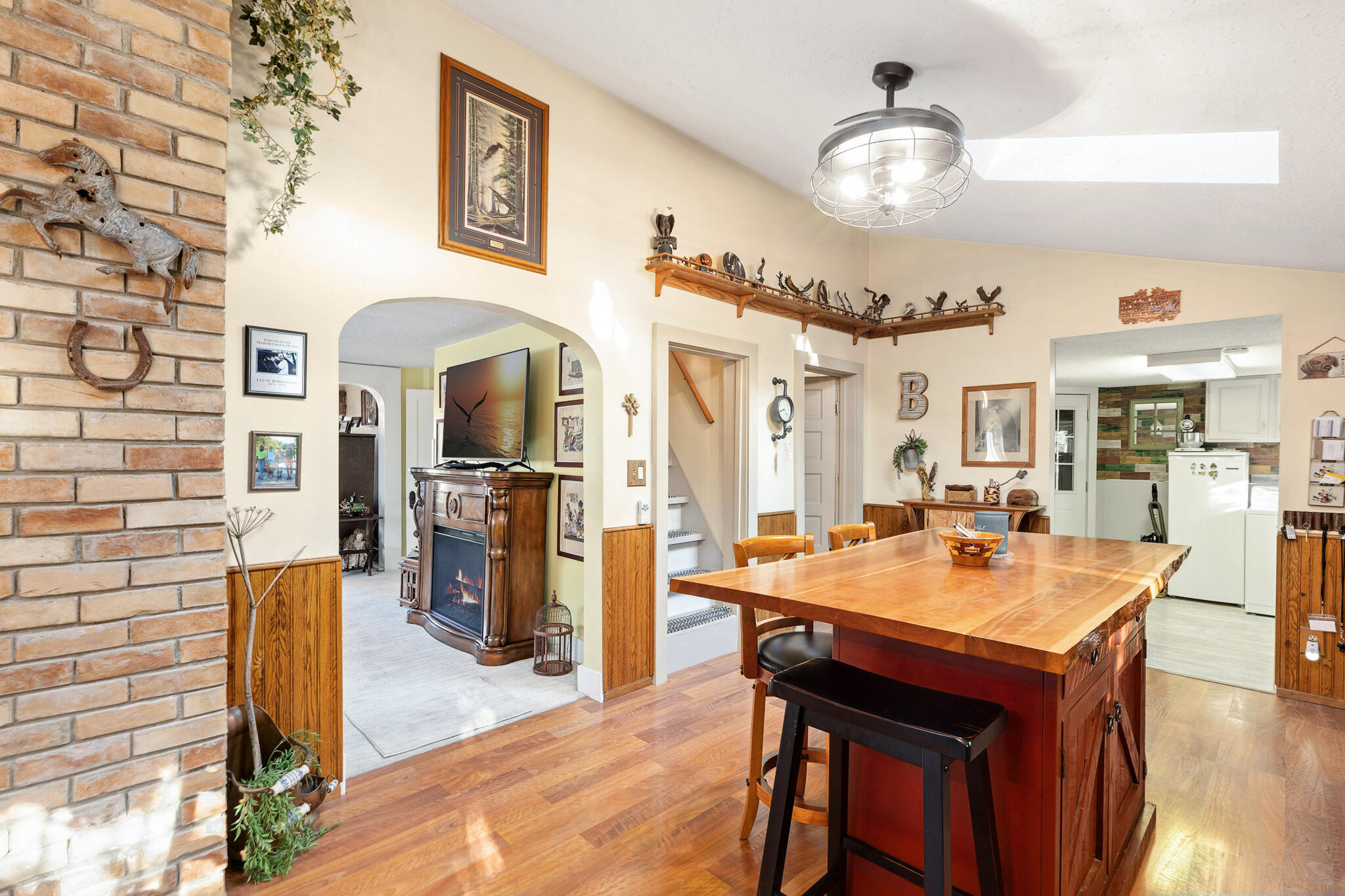 46652 River Street Dresbach, MN 55947 - Photo 9 of 32 9 KITCHEN
