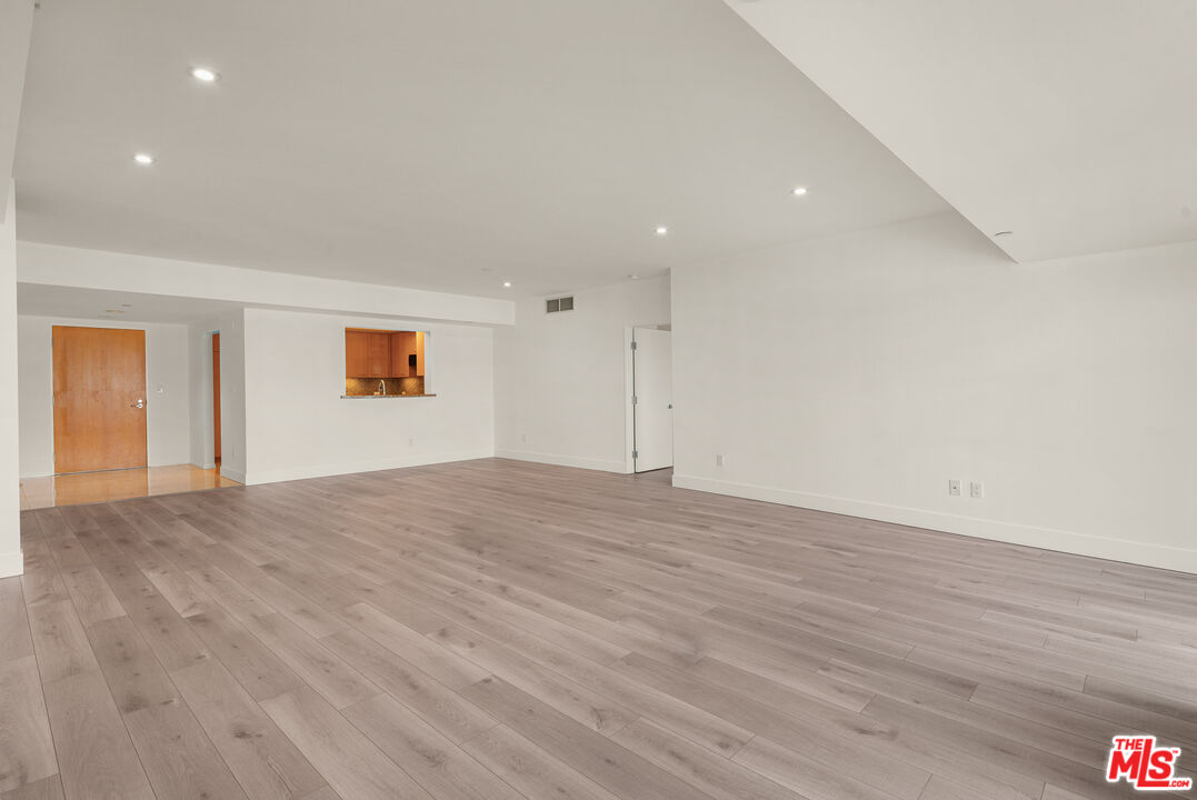 13600 Marina Pointe Drive, Unit 1005 Marina del Rey, CA 90292 - Photo 11 of 64