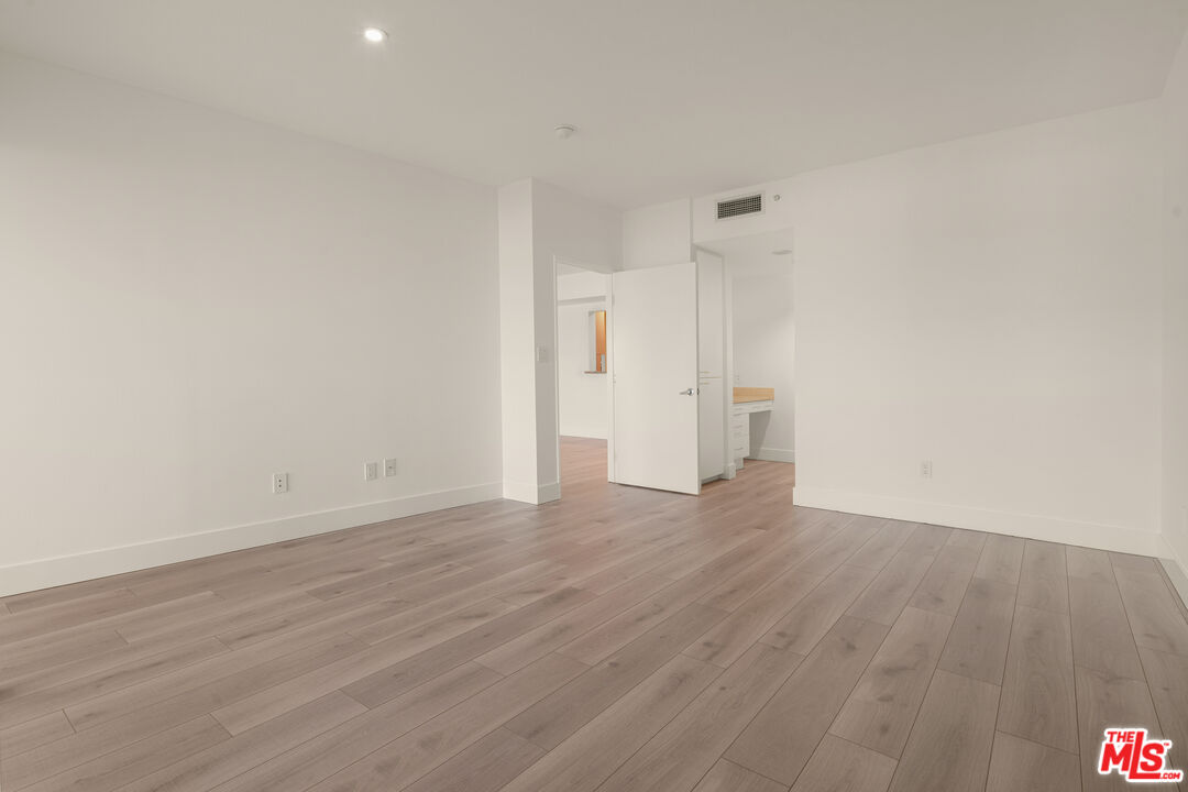 13600 Marina Pointe Drive, Unit 1005 Marina del Rey, CA 90292 - Photo 19 of 64