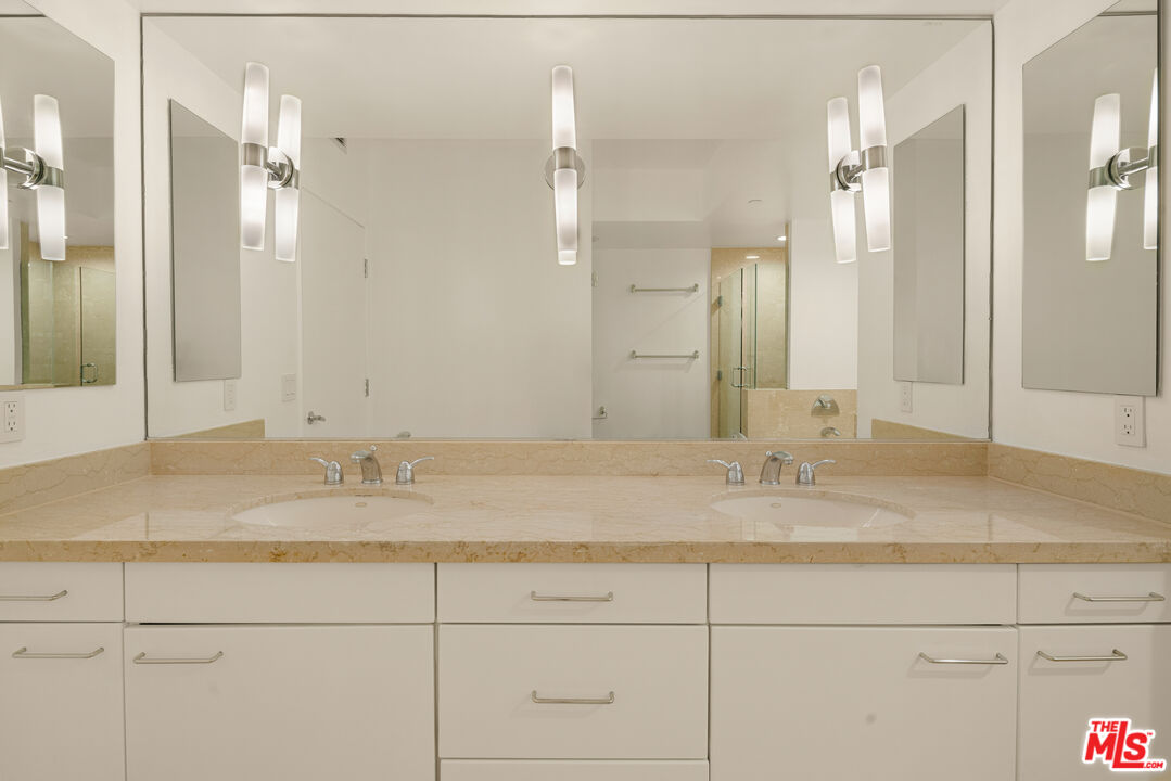 13600 Marina Pointe Drive, Unit 1005 Marina del Rey, CA 90292 - Photo 25 of 64