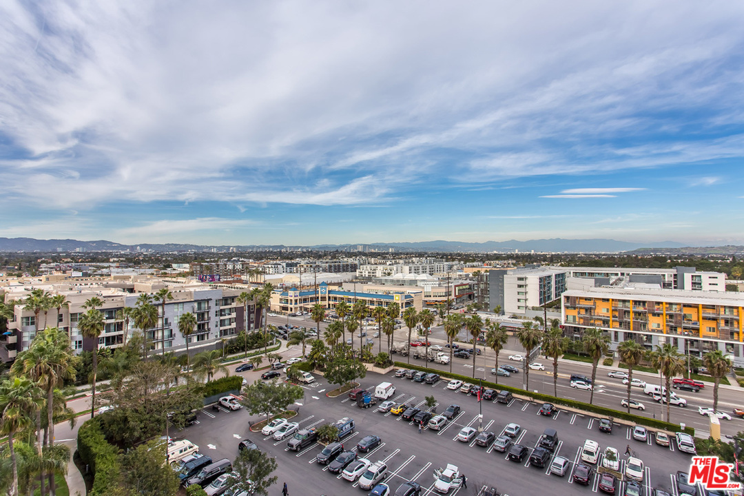 13600 Marina Pointe Drive, Unit 1005 Marina del Rey, CA 90292 - Photo 33 of 64