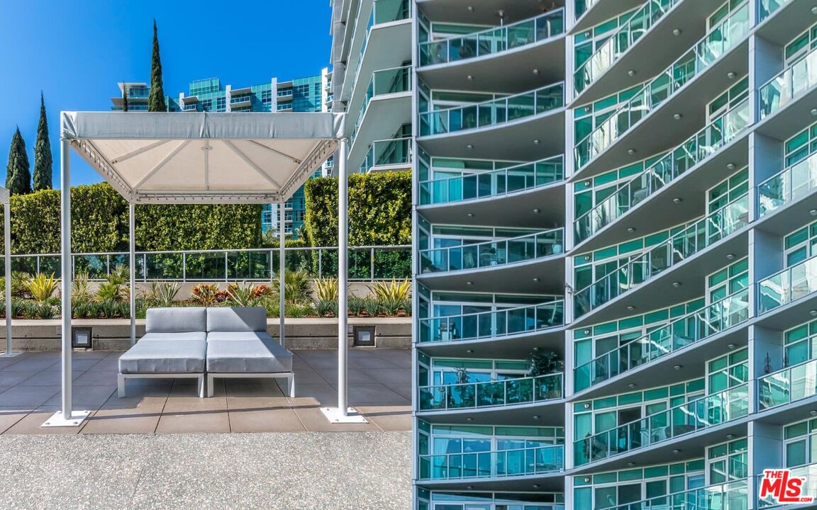 13600 Marina Pointe Drive, Unit 1005 Marina del Rey, CA 90292 - Photo 47 of 64