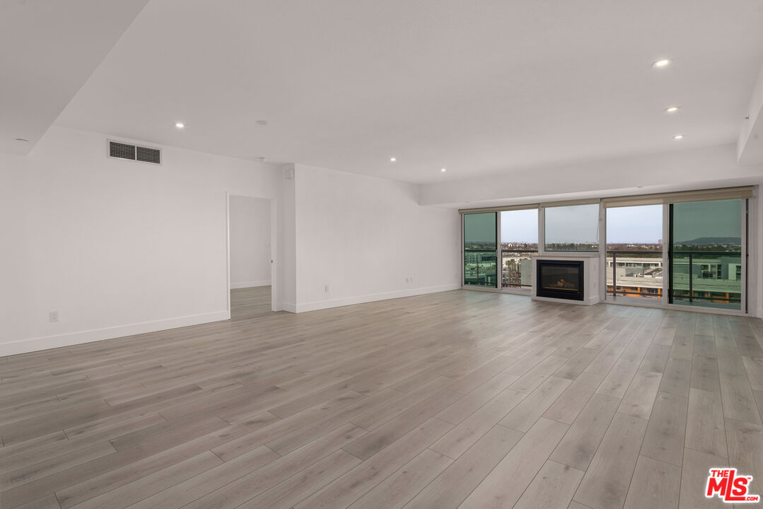 13600 Marina Pointe Drive, Unit 1005 Marina del Rey, CA 90292 - Photo 6 of 64