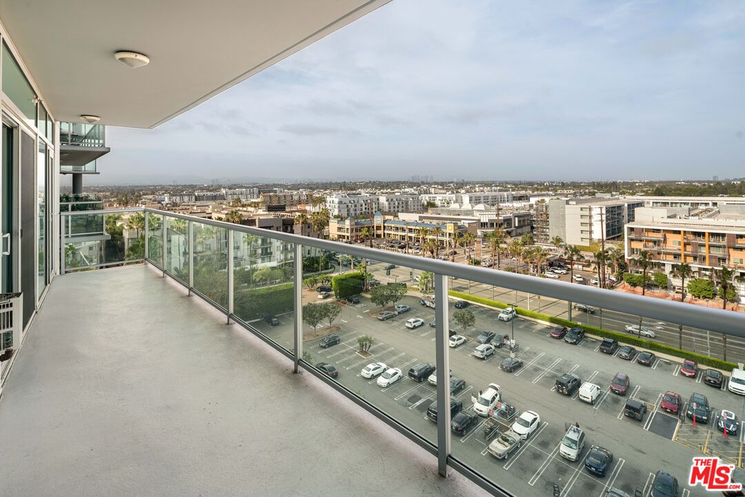 13600 Marina Pointe Drive, Unit 1005 Marina del Rey, CA 90292 - Photo 7 of 64