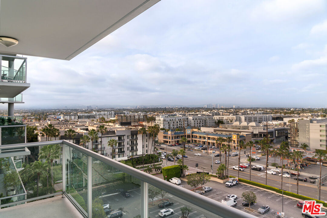 13600 Marina Pointe Drive, Unit 1005 Marina del Rey, CA 90292 - Photo 9 of 64