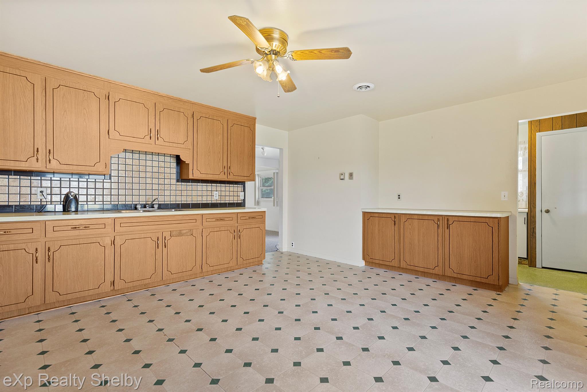 408 Howell Road Allenton, MI 48002 - Photo 3 of 46 Gallery Image 3