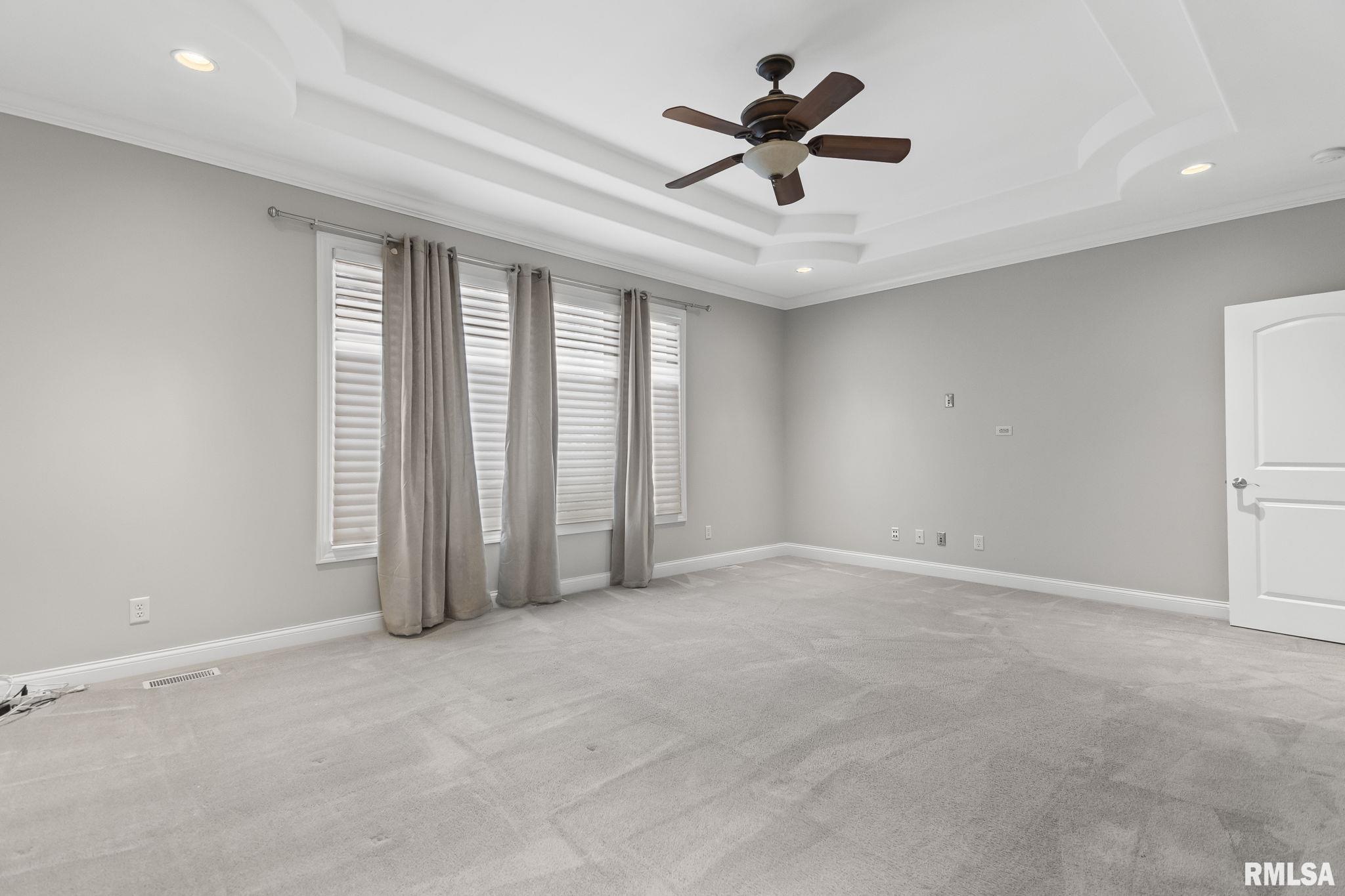 2205 Interlacken Drive Springfield, IL 62704 - Photo 14 of 34