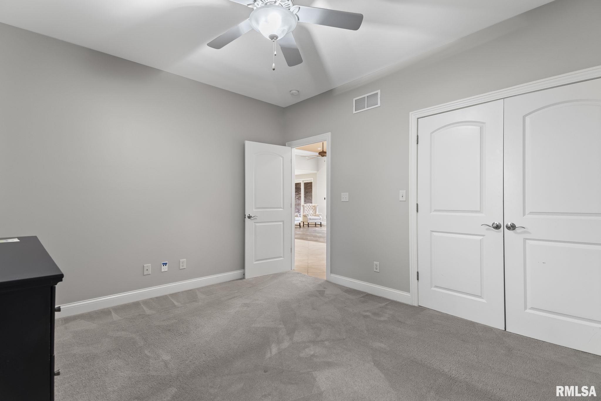 2205 Interlacken Drive Springfield, IL 62704 - Photo 21 of 34