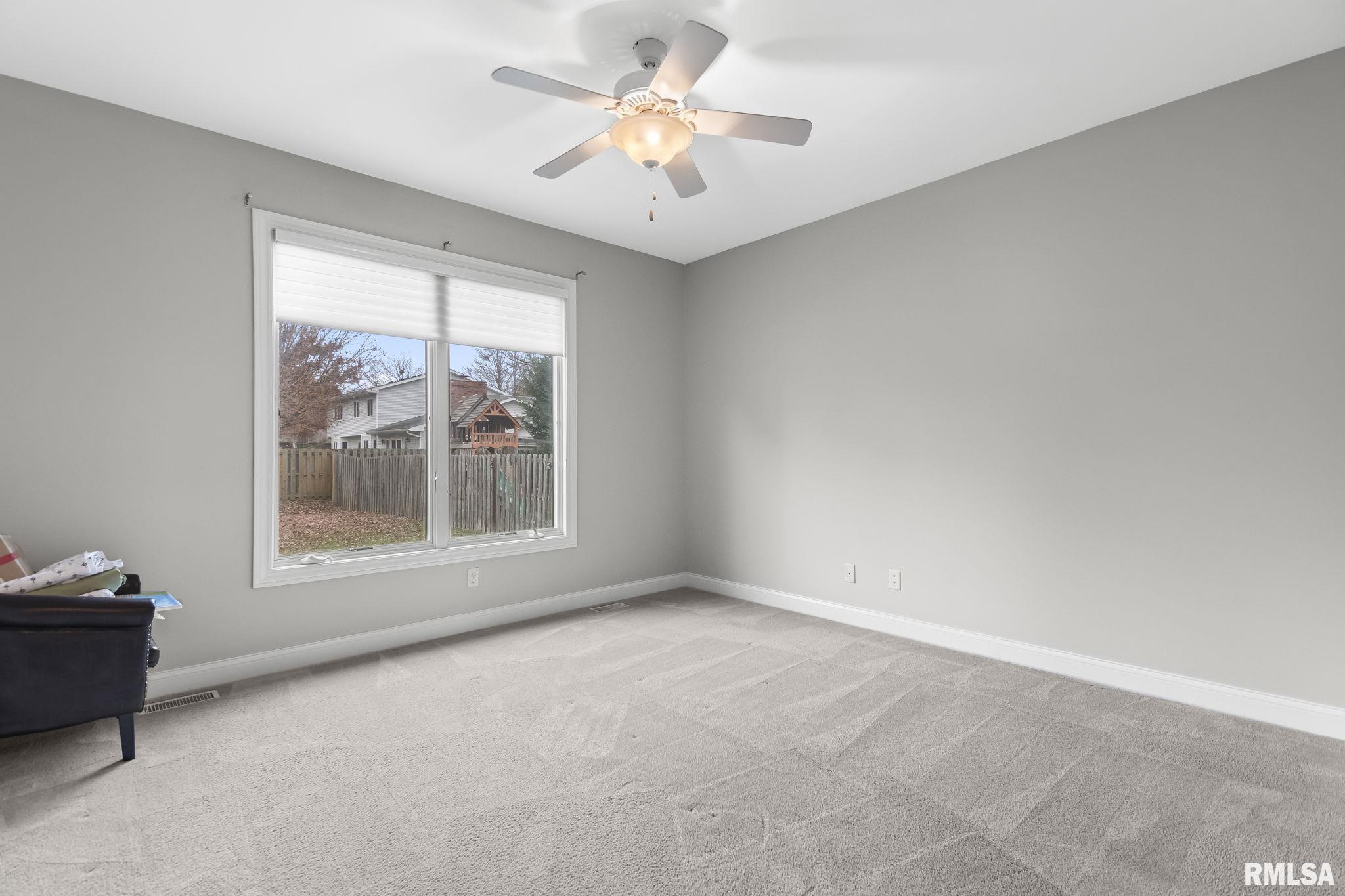 2205 Interlacken Drive Springfield, IL 62704 - Photo 22 of 34