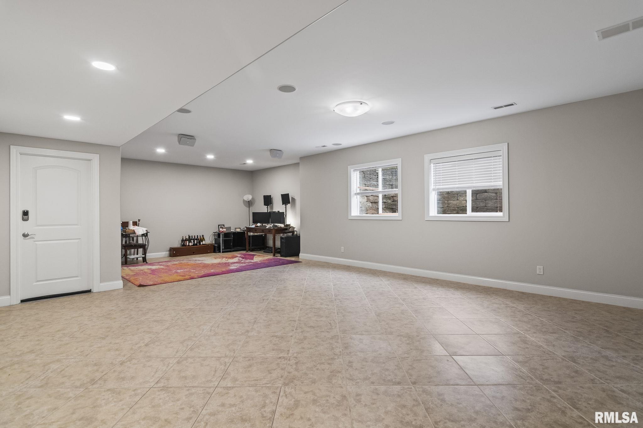 2205 Interlacken Drive Springfield, IL 62704 - Photo 27 of 34