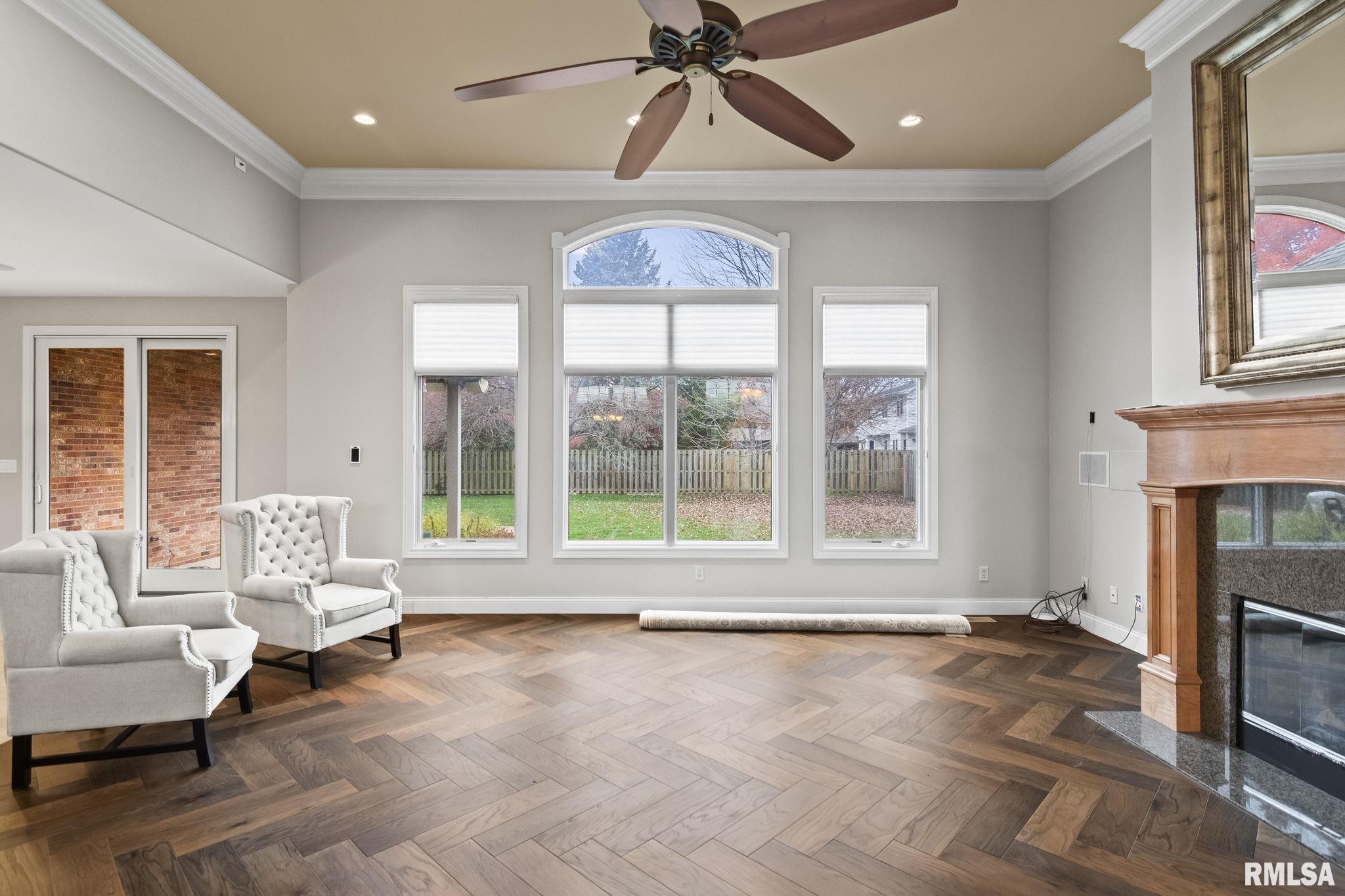 2205 Interlacken Drive Springfield, IL 62704 - Photo 3 of 34