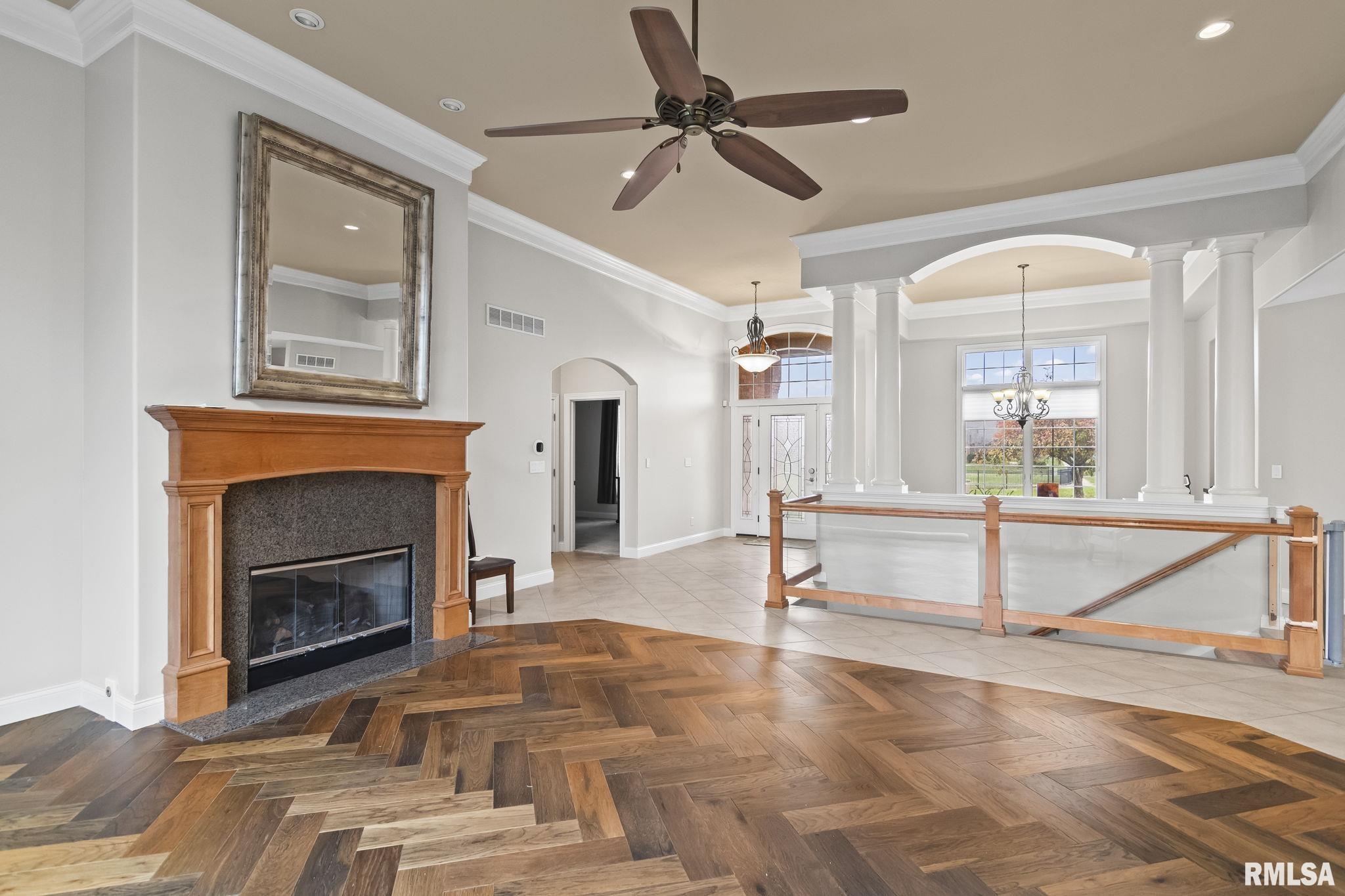 2205 Interlacken Drive Springfield, IL 62704 - Photo 5 of 34