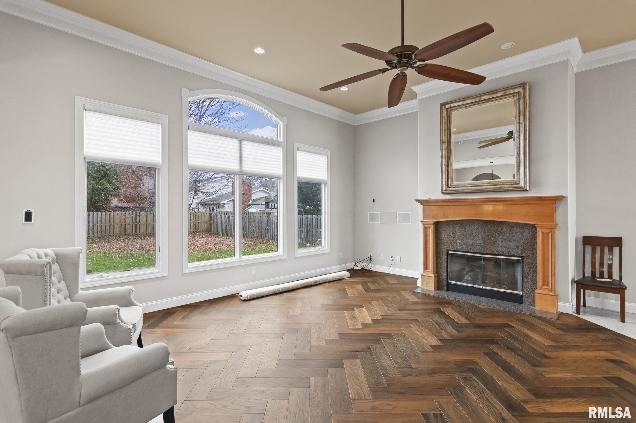 2205 Interlacken Drive Springfield, IL 62704 - Photo 7 of 34