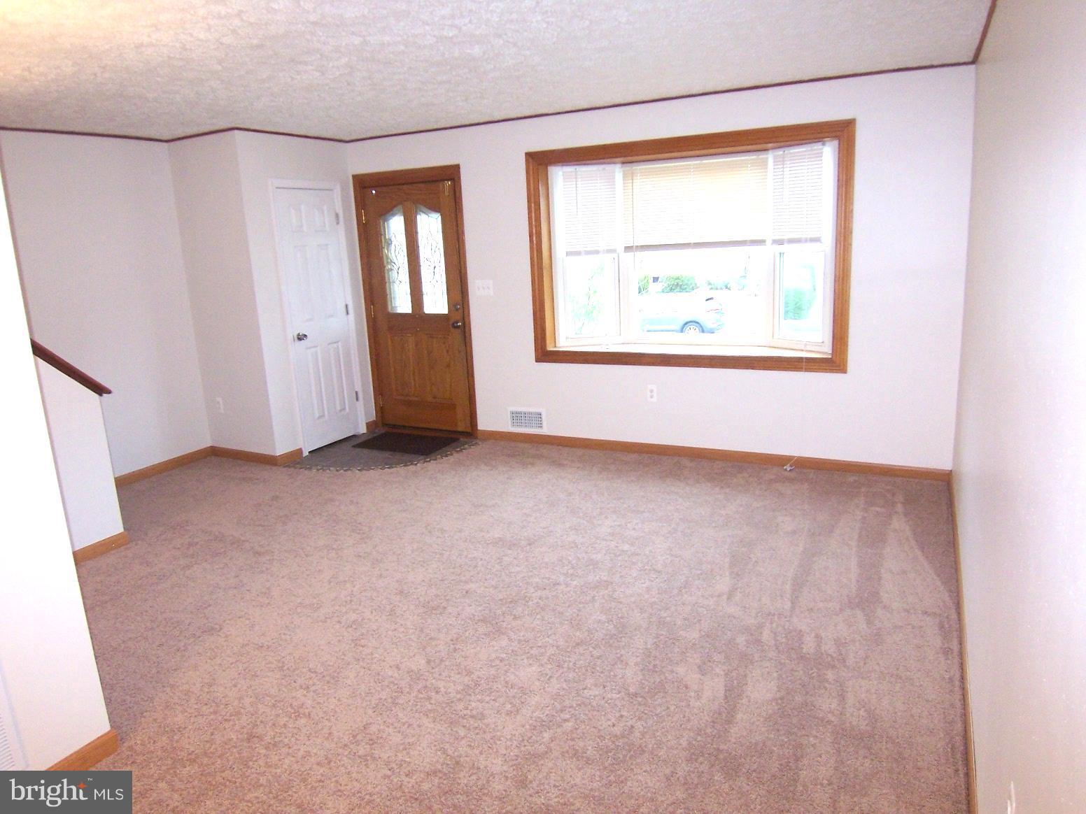 1696 Poles Road Baltimore, MD 21221 - Photo 3 of 20 Family Room