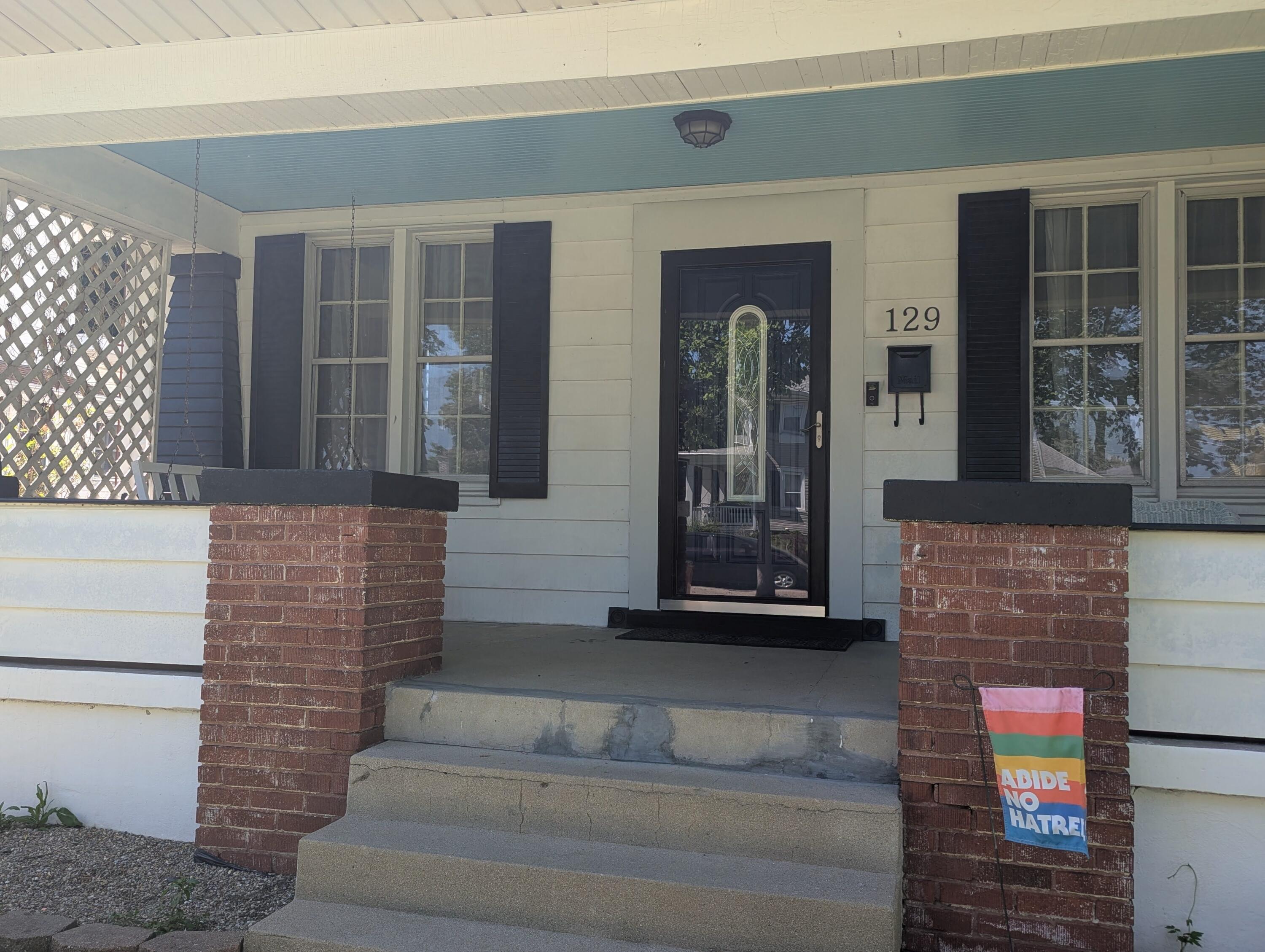 129 Hampton Place Springfield, OH 45504 - Photo 2 of 24