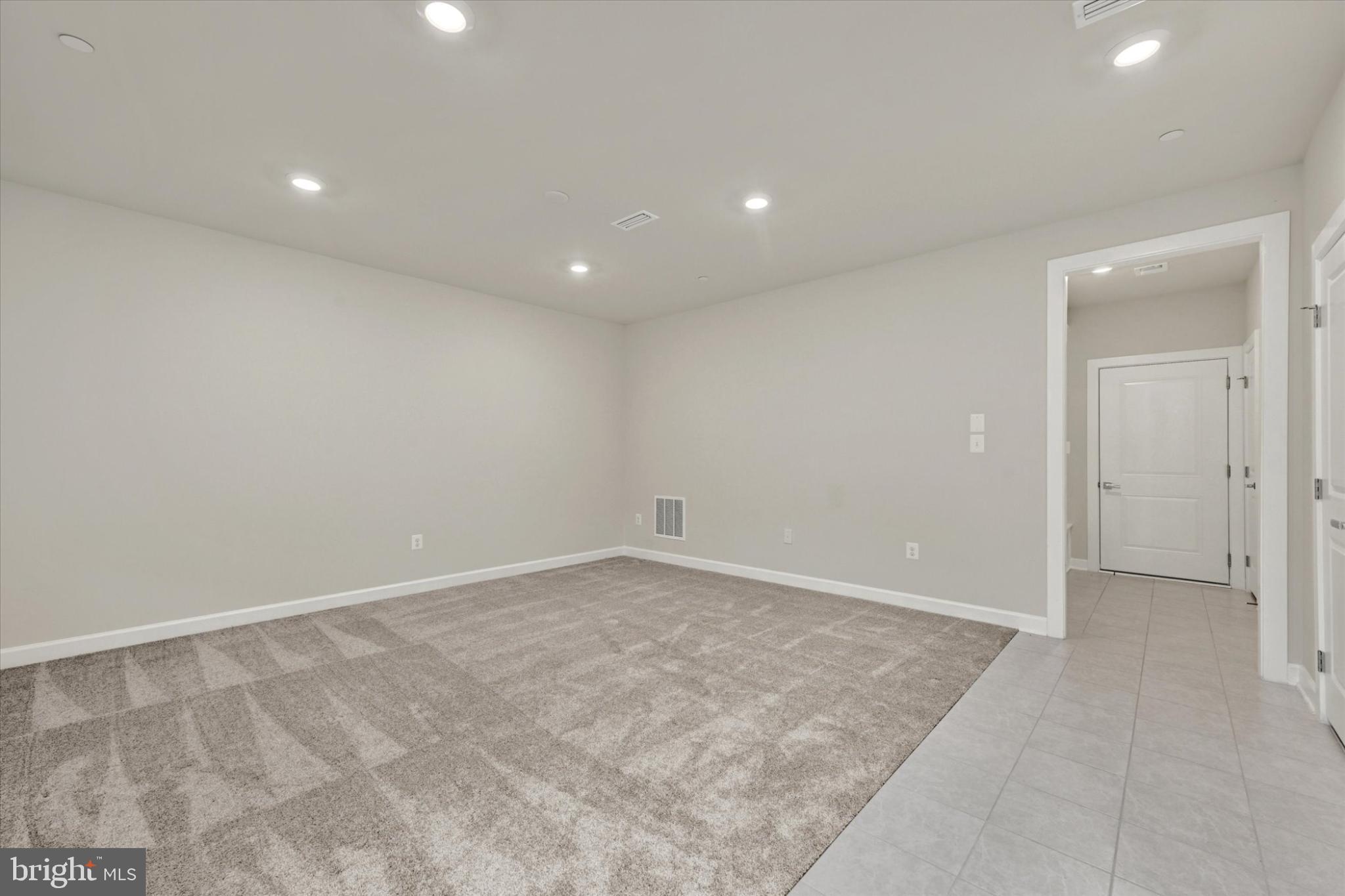 1729 Mill Branch Drive Laurel, MD 20708 - Photo 5 of 28 Spacious, versatile room ready for your vision.