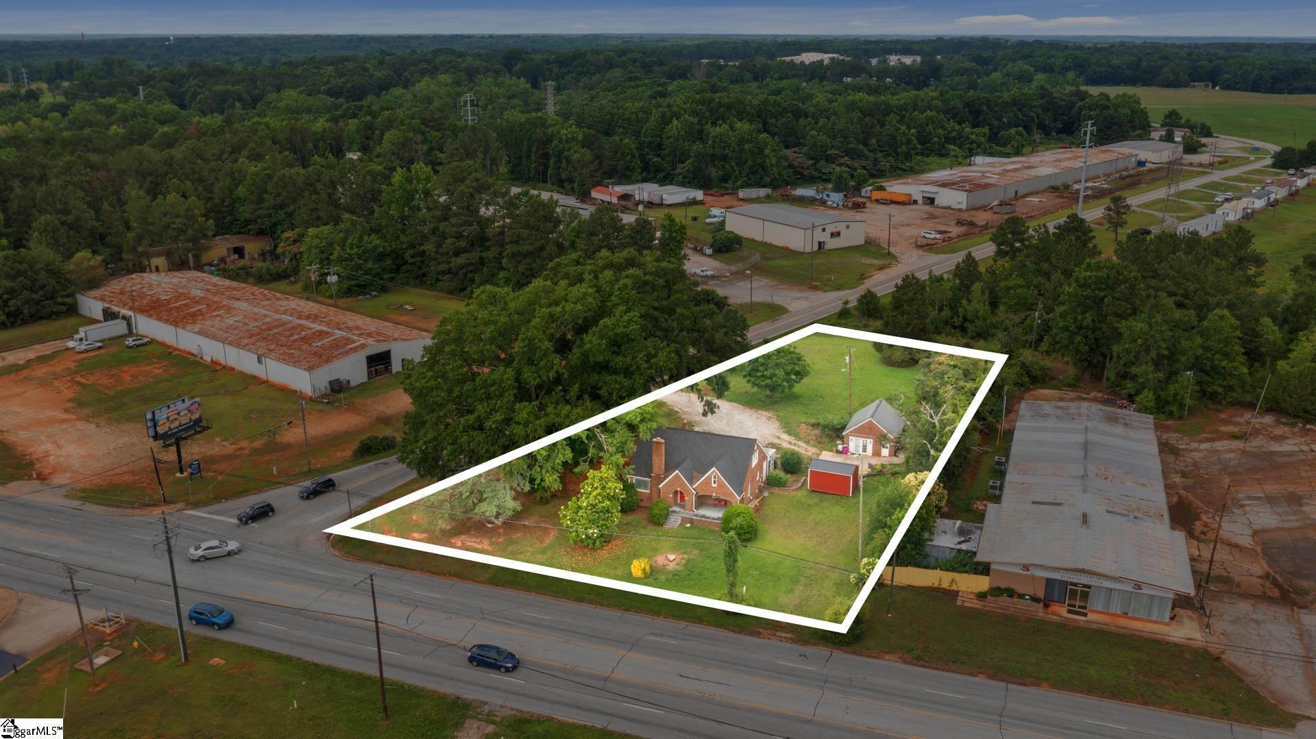 1301 Old Airport Road Laurens, SC 29360 - Photo 1 of 21