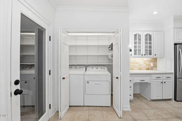 a view of a bathroom with closet