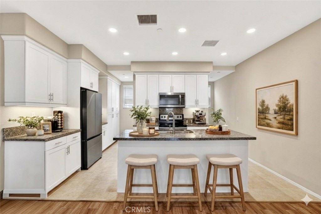 Frame and bar stools virtually staged