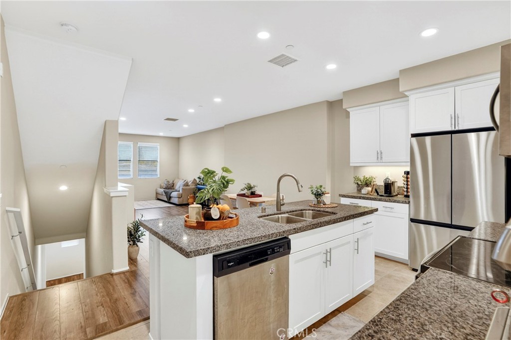 5869 Rostrata Avenue Buena Park, CA 90621 - Photo 6 of 29