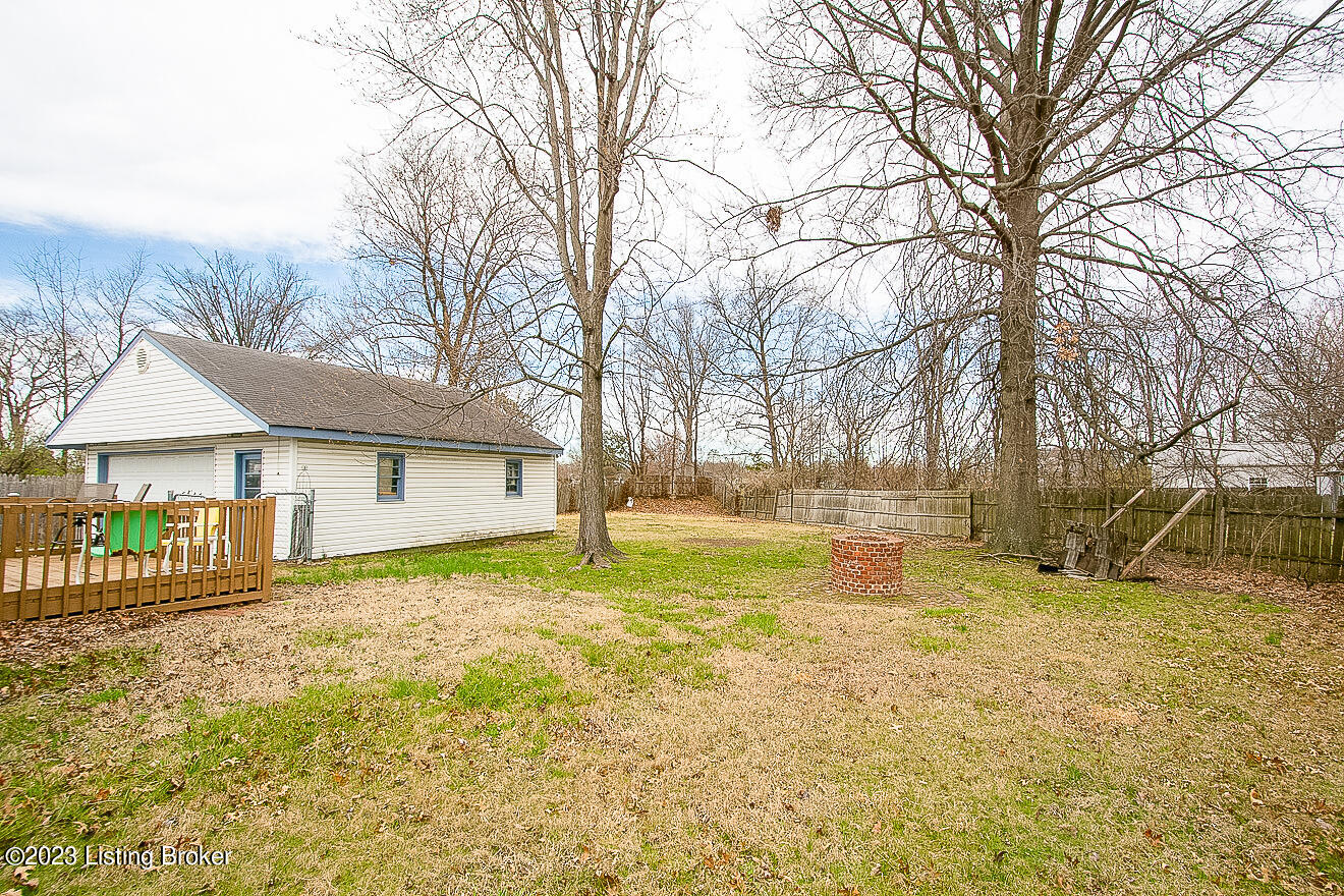 4807 Raven Road Louisville, KY 40213 - Photo 31 of 35 Fully Fenced Yard