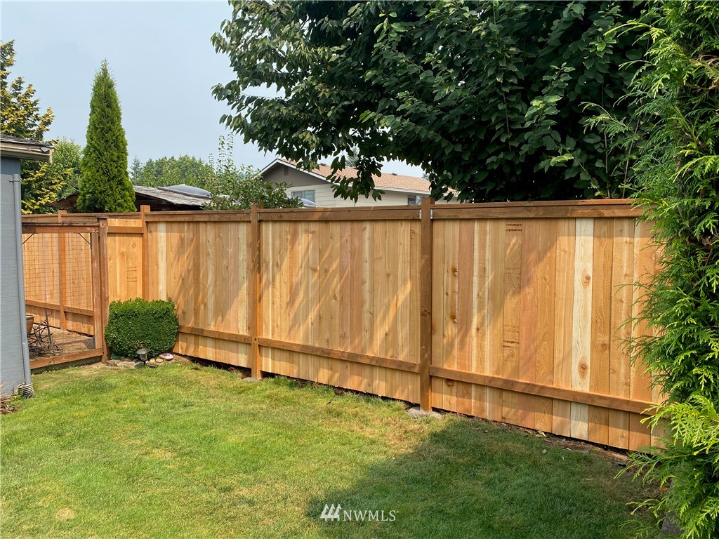 2004 Whitman Avenue Northeast Renton, WA 98059 - Photo 18 of 19