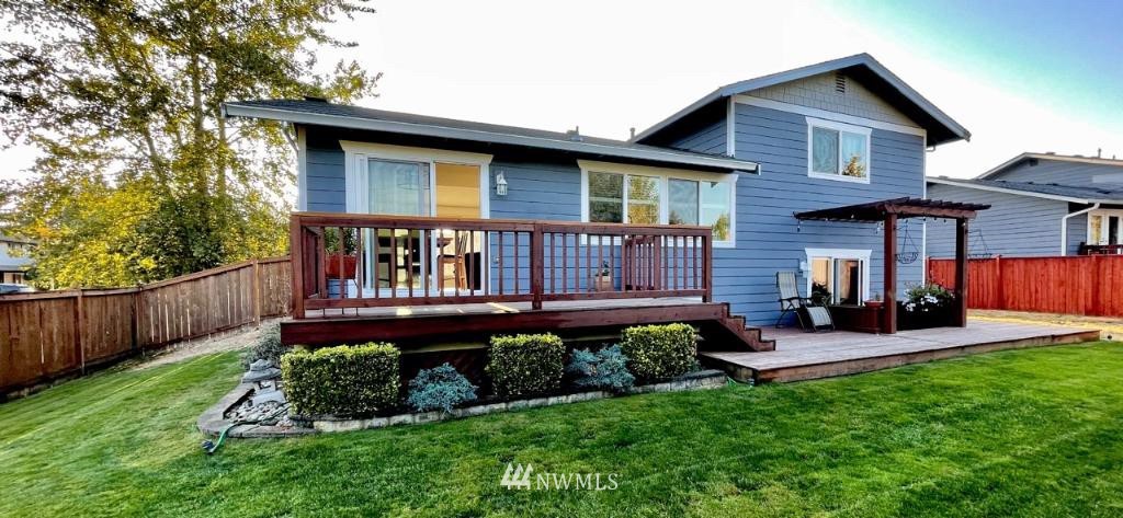 2004 Whitman Avenue Northeast Renton, WA 98059 - Photo 5 of 19