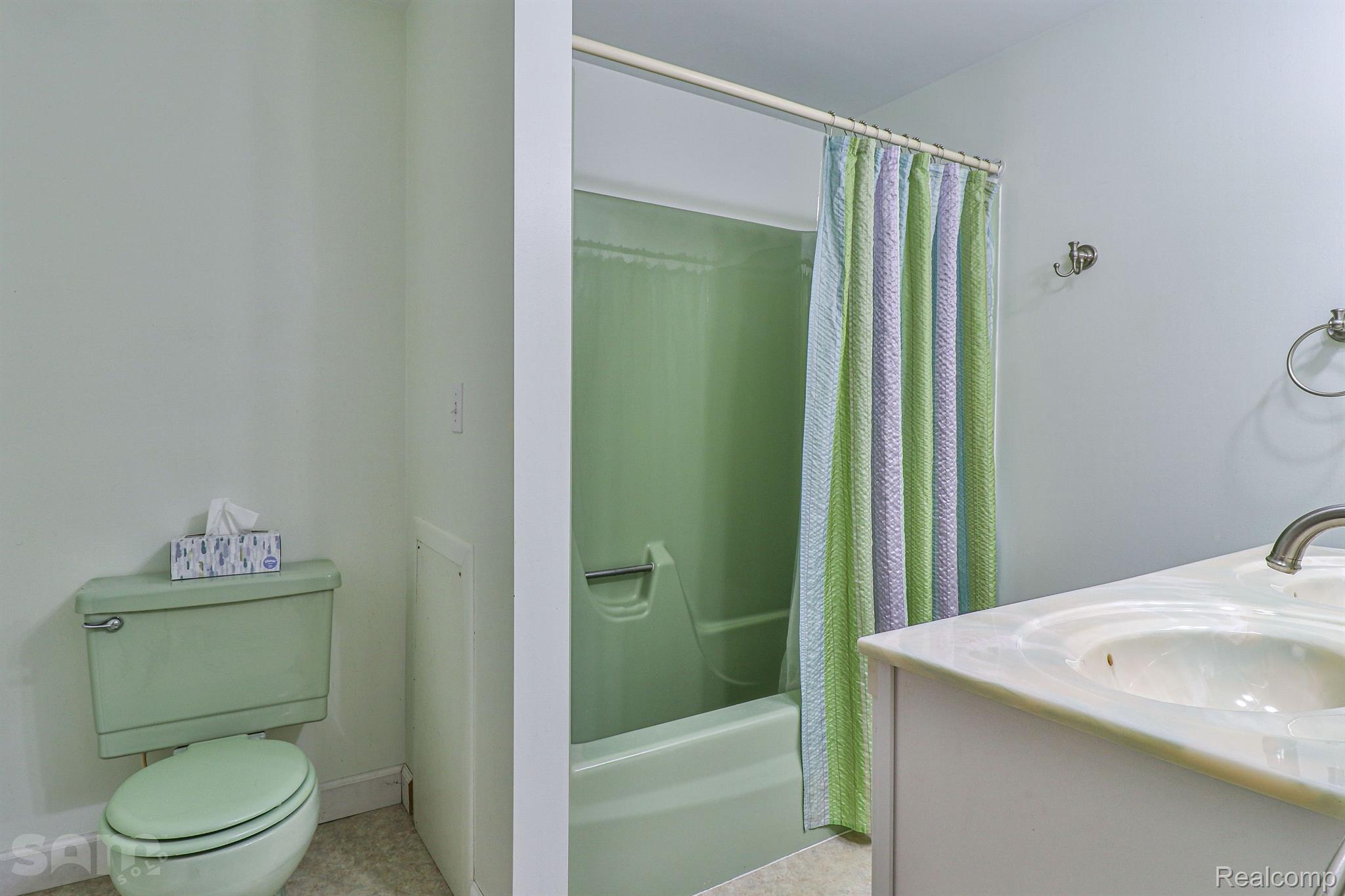 1243 Shenandoah Drive Rochester, MI 48306 - Photo 28 of 40 Gallery Image 28
