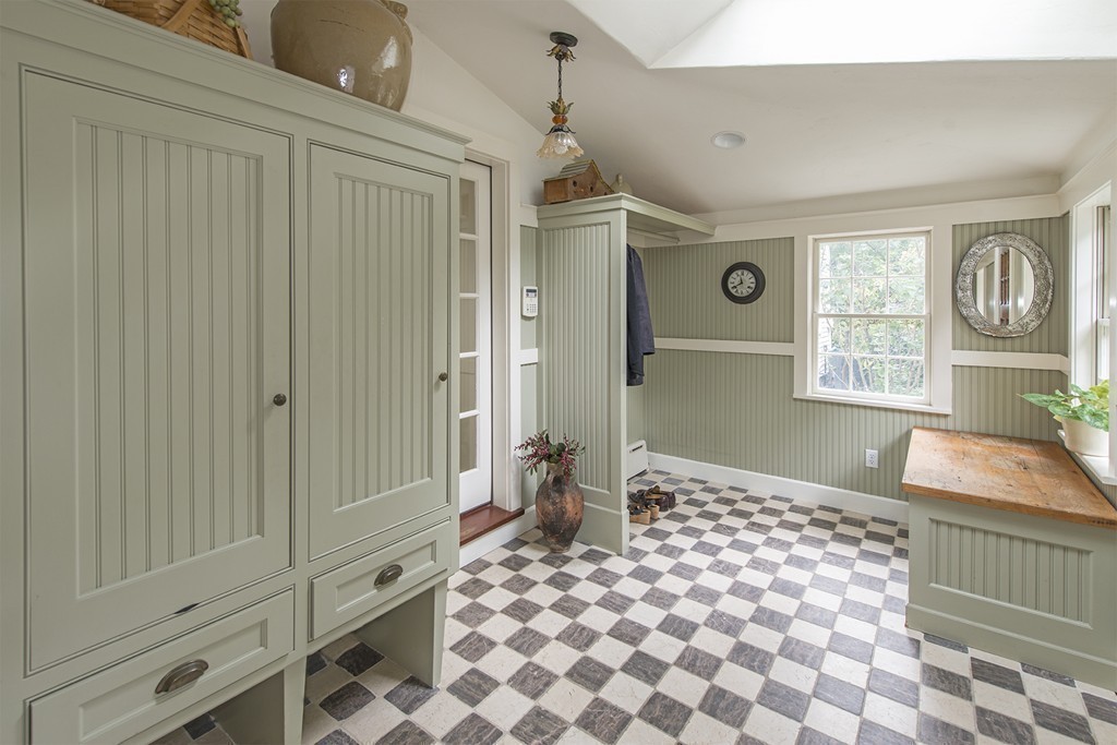 489 Bay Road Hamilton, MA 01982 - Photo 25 of 30 a bedroom with a bed and a window