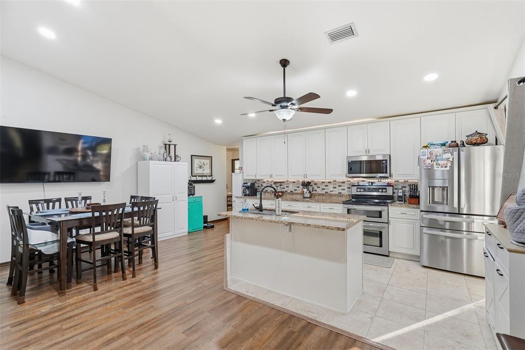 1925 Dockside Drive Valrico, FL 33594 - Photo 16 of 49