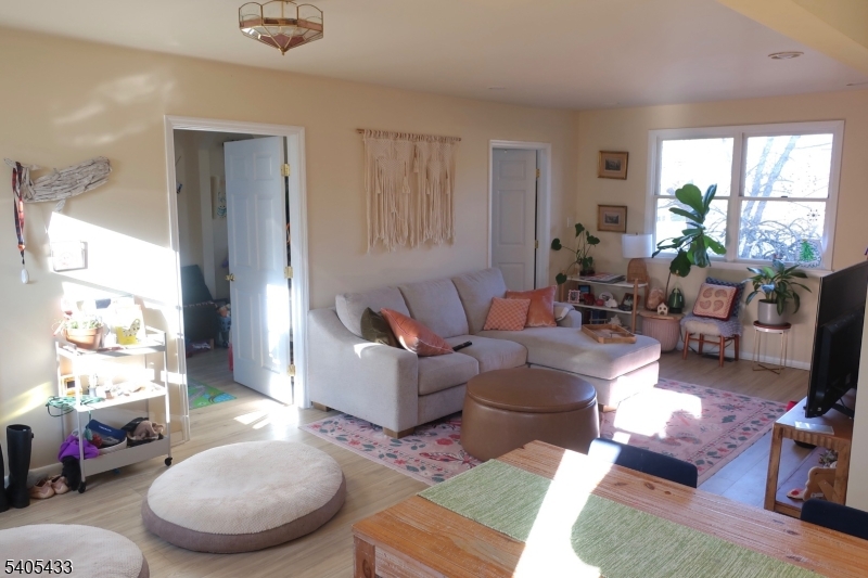 557 Pleasant Plains Road Stirling, NJ 07980 - Photo 2 of 10