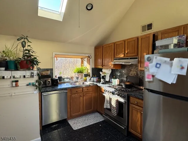 $3,150 | 557 Pleasant Plains Road, Stirling, NJ 07980