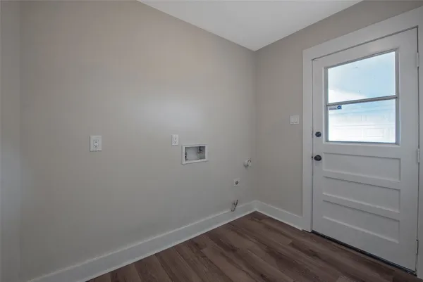 $2,795 | 402 Forest Lake Drive, Seabrook, TX 77586