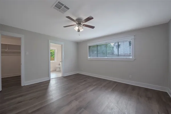 $2,795 | 402 Forest Lake Drive, Seabrook, TX 77586