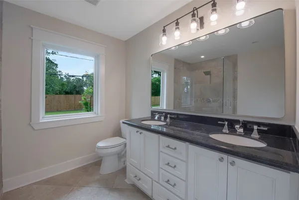 $2,795 | 402 Forest Lake Drive, Seabrook, TX 77586